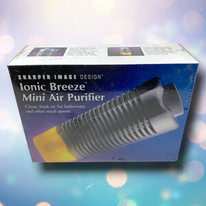 NEW Sharper Image Ionic Breeze SI626 Plug-In Mini Air Purifier w/Light Sealed
